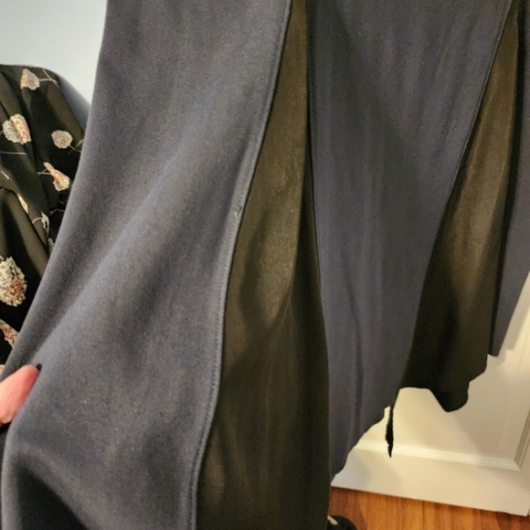 Navy Assymetrical hem Shift DressSimple flattering navy dress. With angled cuts. - Picture 4 of 7